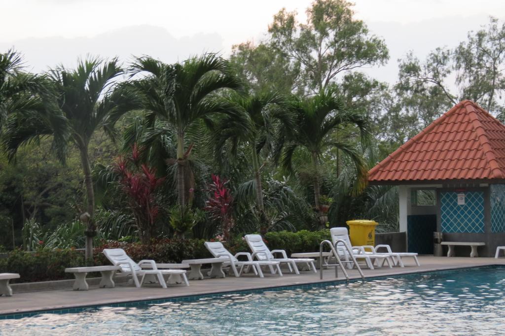 View Talay 6 Suite Apartments Pattaya Exterior photo
